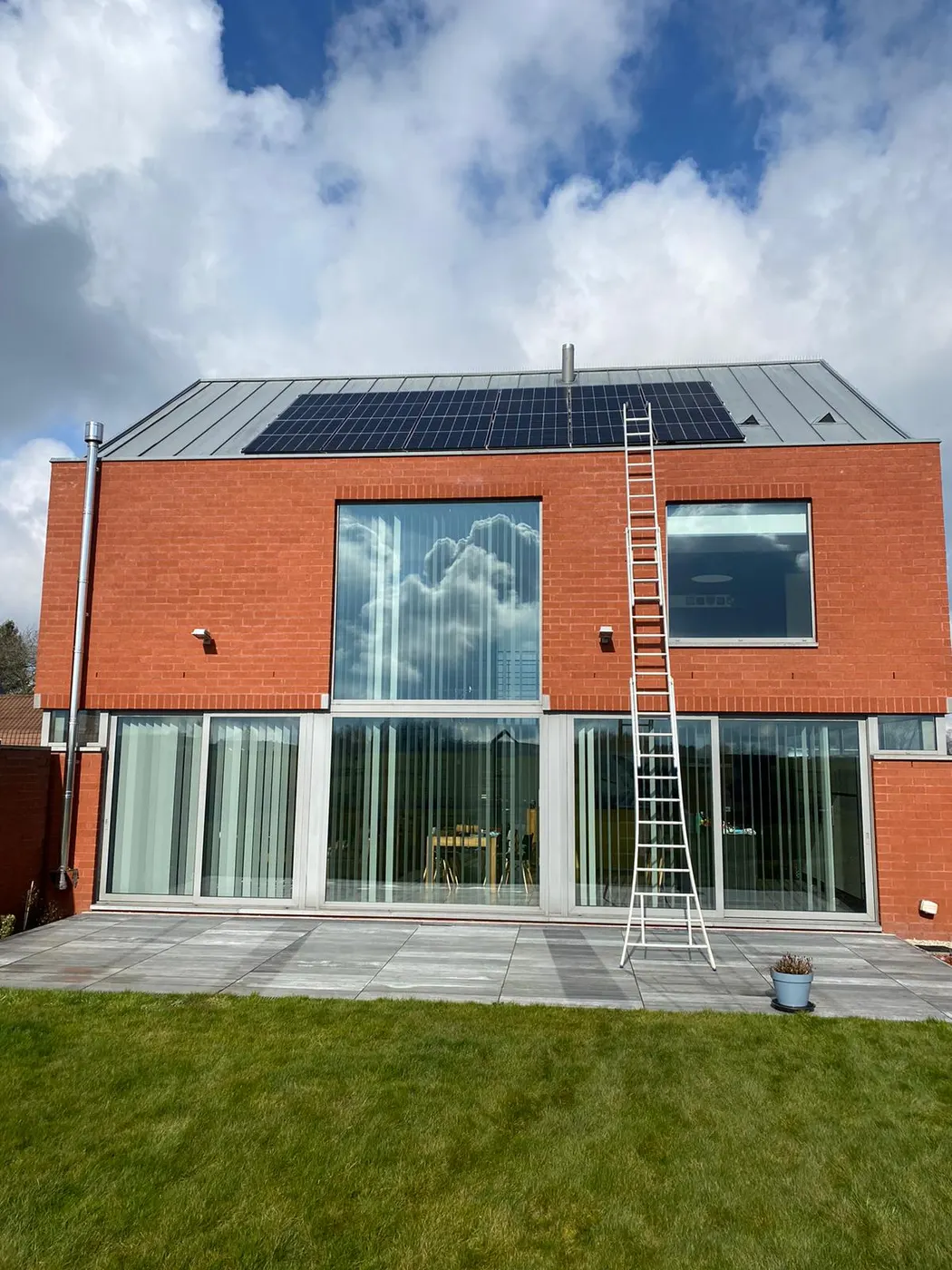 Quelle puissance en kWc et combien de panneaux solaires installer pour ma maison en Wallonie ?